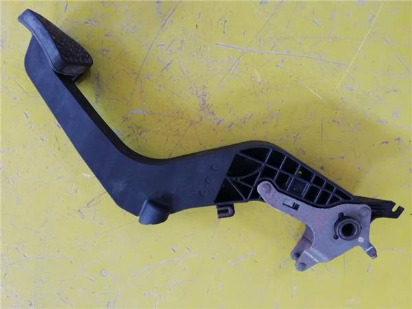 Pedal Embrague Opel Astra K Berlina 5p (09.2015->) foto 2