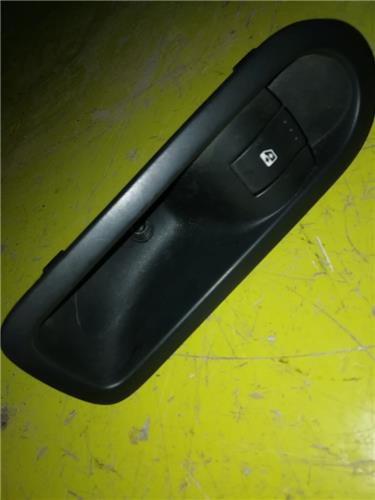 MANDO ELEVALUNAS DELANTERO IZQUIERDO Renault Megane II Berlina 5P (10.2002->)