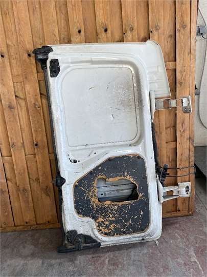 porton trasero izquierdo Peugeot Expert Furgón (2007->) foto 4