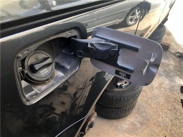 Tapa Exterior Combustible Mercedes-Benz Vaneo (BM 414) Compact Van (10.2001->) foto 2