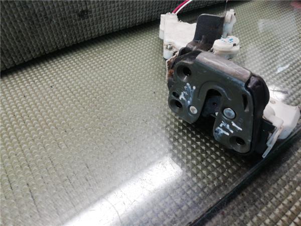 Cerradura Puerta Trasera Izquierda Nissan Almera (N15)(07.1995->)