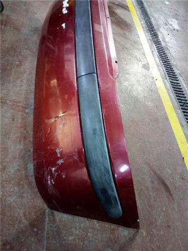 Paragolpes Trasero Renault MEGANE I BERLINA HATCHBACK foto 4