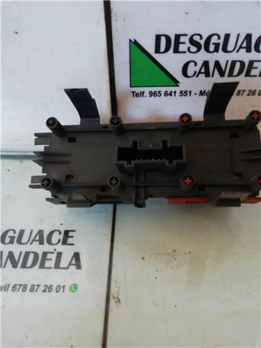 Interruptor Luces Emergencia Renault Megane II Berlina 5P (10.2002->) foto 3