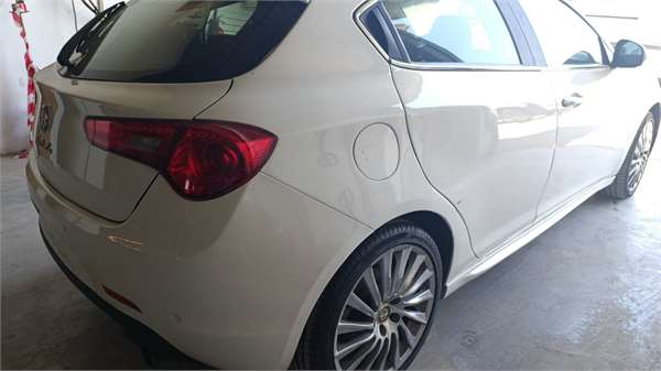 Paragolpes Trasero Alfa Romeo Giulietta (191)(2010->) foto 3