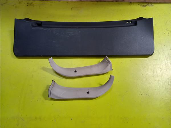 Guarnecido Porton Trasero Nissan Note (E11E)(01.2006->) foto 2