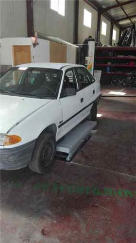 Varios Opel Astra F Berlina (1991->) foto 2