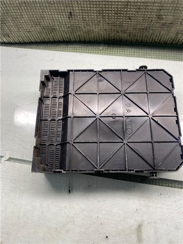 Caja Fusibles/Rele Citroen C4 Berlina (06.2004->) foto 3