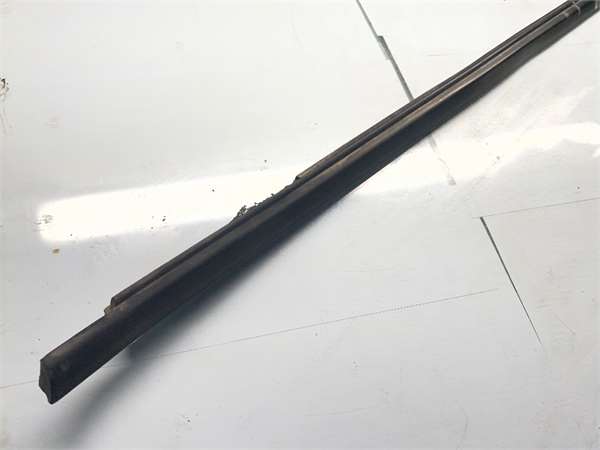 Moldura Puerta Delantera Izquierda Audi A4 Berlina (8E)(12.2001->) foto 3