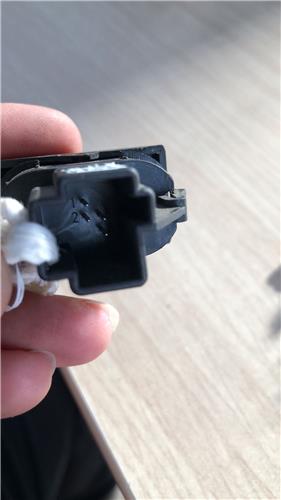 MANDO ELEVALUNAS TRASERO IZQUIERDO Ford Mondeo Berlina (GE)(2000->) foto 4