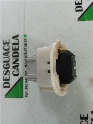 MANDO ELEVALUNAS TRASERO DERECHO Renault Megane II Berlina 5P (10.2002->) foto 4
