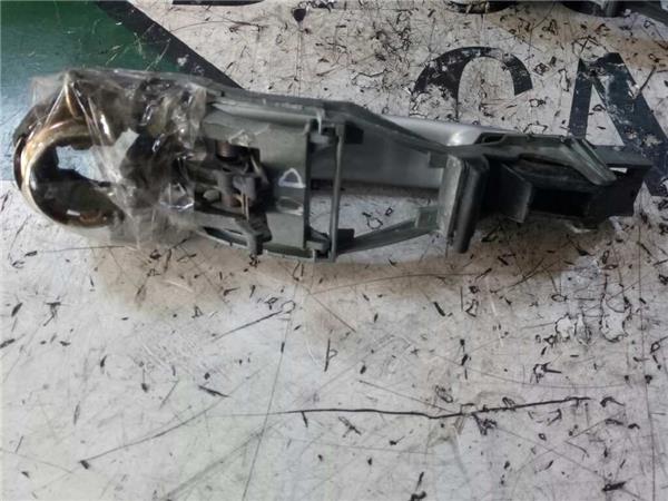 Maneta Exterior Delantera Derecha Volkswagen PASSAT BERLINA foto 3