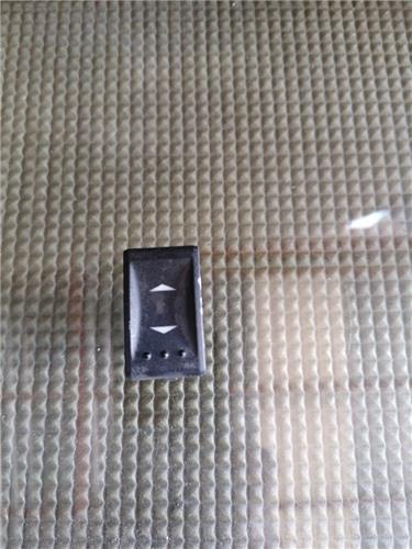 MANDO ELEVALUNAS TRASERO DERECHO Ford Mondeo Turnier (GE)(2000->) foto 2