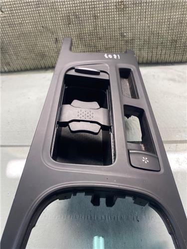 Embellecedor Consola Central Renault Megane IV Sport Tourer (06.2016->) foto 4