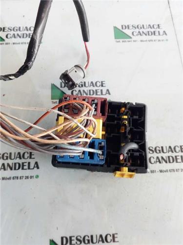 Caja Reles Peugeot 106 (S2)(04.1996->) foto 4