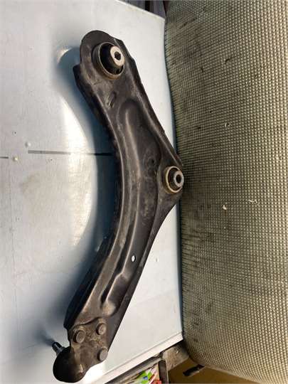 Brazo Inferior Delantero Izquierdo