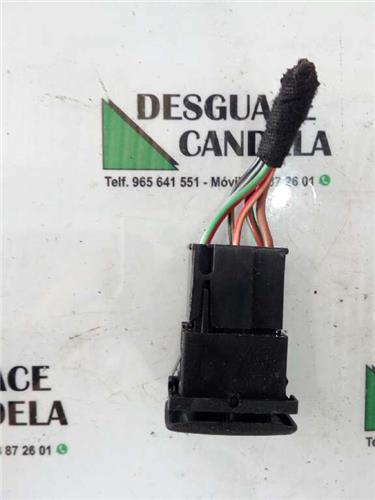MANDO ELEVALUNAS DELANTERO IZQUIERDO Volkswagen Polo III (6N1)(09.1994->) foto 2