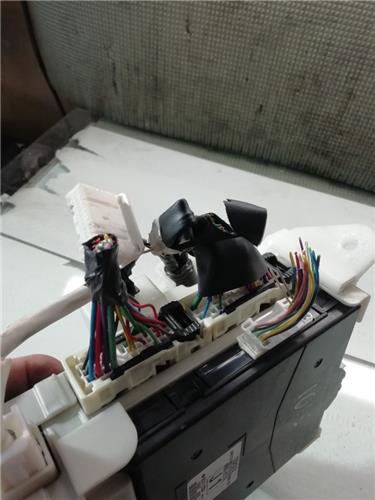 caja fusiblesrele toyota prius zvw30 2009 18