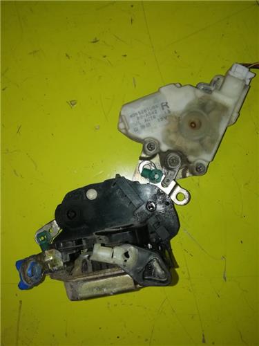 cerradura puerta delantera derecha nissan alm