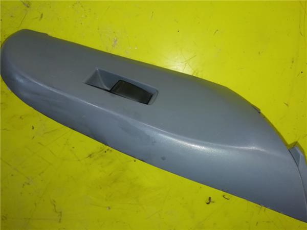 MANDO ELEVALUNAS DELANTERO DERECHO Nissan Almera (N16/E)(01.2000->) foto 2