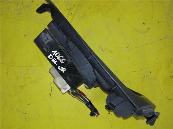 MANDO ELEVALUNAS DELANTERO IZQUIERDO Nissan Almera (N16/E)(01.2000->) foto 4