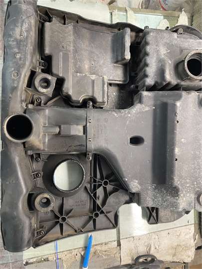 TAPA MOTOR Volkswagen Polo IV (9N1)(11.2001->) foto 2