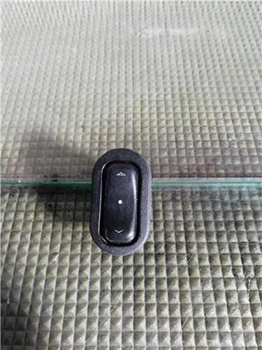 MANDO ELEVALUNAS DELANTERO DERECHO Opel Astra G Berlina (1998->) foto 2