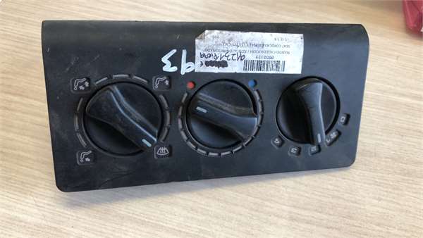 Mandos Calefaccion / Aire Acondicionado Seat Cordoba Berlina (6K2)(11.1993->)