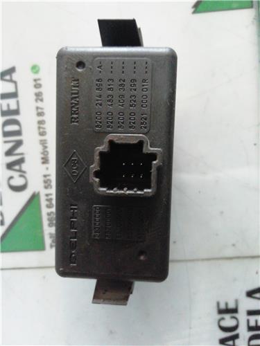 Interruptor Luces Emergencia Renault Kangoo II (F/KW0)(2008->) foto 4