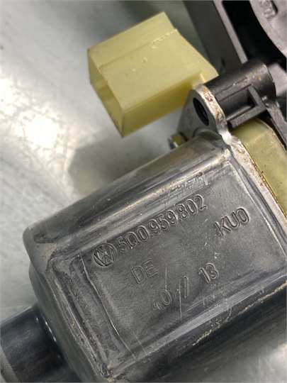 Elevalunas Electrico Trasero Derecho Audi A3 Sportback (8VA)(09.2012->) foto 2