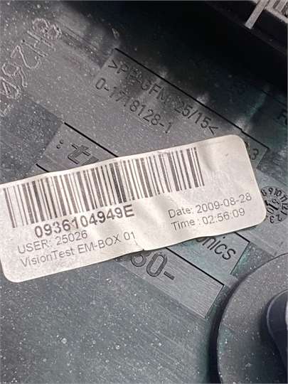 Caja Fusibles/Rele Skoda Octavia Combi (1Z5)(2008->) foto 4