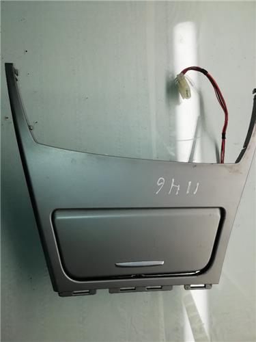 Cenicero BMW Serie 1 Berlina (E81/E87)(2004->) foto 2