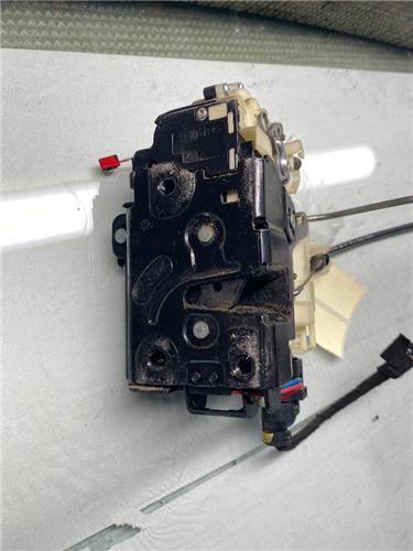 Cerradura Puerta Delantera Izquierda Volkswagen Polo IV (9N1)(11.2001->) foto 3