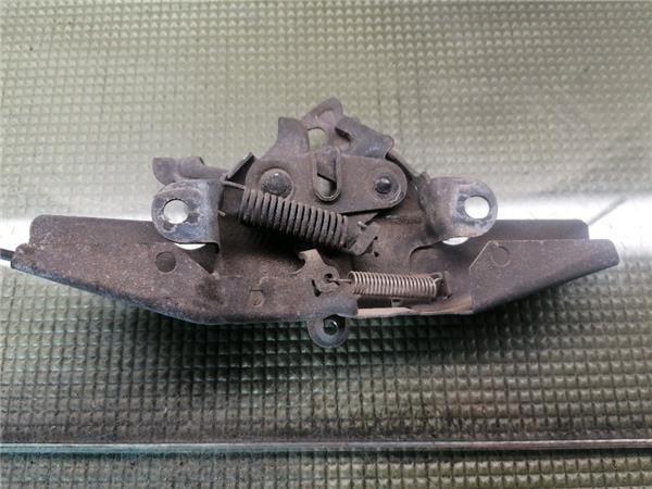 Cerradura Porton Toyota Corolla Verso (R1)(2004->)