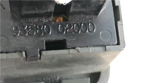 MANDO ELEVALUNAS DELANTERO DERECHO Hyundai ATOS foto 4