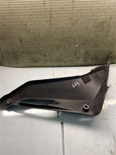 Embellecedor Exterior Puerta Trasera Derecha YAMAHA YZF-R 125 foto 3