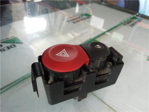 Interruptor Luces Emergencia Renault Kangoo II (F/KW0)(2008->) foto 3