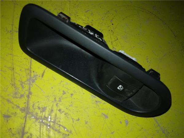 MANDO ELEVALUNAS TRASERO IZQUIERDO Renault Megane II Berlina 5P (10.2002->)