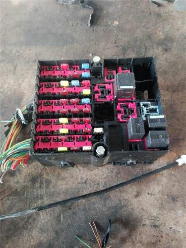 Caja Reles Ford TOURNEO CONNECT foto 3