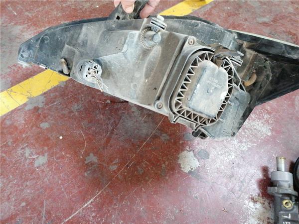 Faro Delantero Derecho Ford Focus Berlina (CAK)(1998->) foto 2