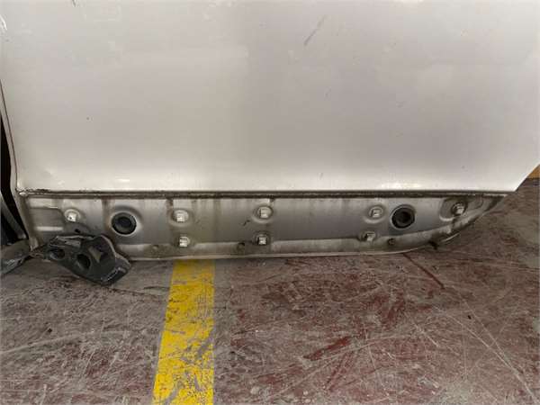 Puerta Trasera Izquierda Renault Megane III Berlina 5P (2008->) foto 4