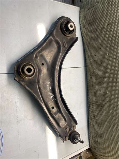 Brazo Inferior Delantero Izquierdo Renault Megane III Sport Tourer (2009->) foto 2