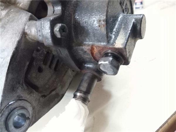 Alternador Kia CARNIVAL foto 4