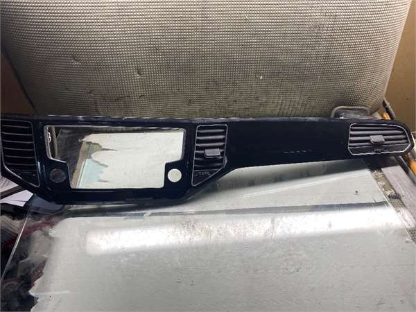 Embellecedor Consola Salpicadero Volkswagen Golf Sportsvan VII (AM1)(12.2013->2017)