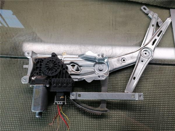elevalunas electrico delantero derecho opel astra h berlina (2004 >) 1.7 cdti