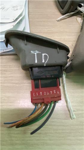 MANDO ELEVALUNAS TRASERO DERECHO Renault SCENIC foto 4