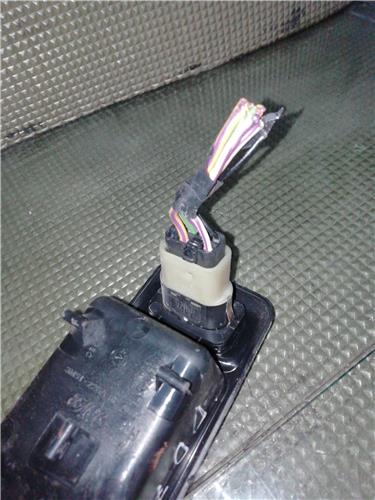 MANDO ELEVALUNAS DELANTERO DERECHO Ford Focus Berlina (CAP)(08.2004->) foto 2