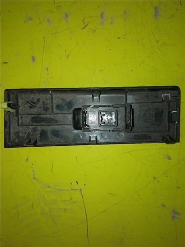 MANDO ELEVALUNAS DELANTERO DERECHO Toyota Corolla Verso (R1)(2004->) foto 3
