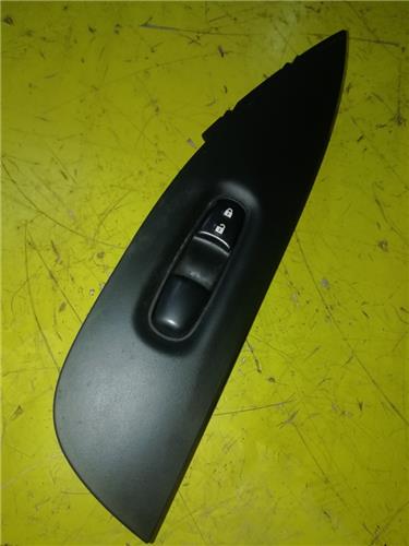 MANDO ELEVALUNAS DELANTERO DERECHO Nissan Qashqai (J11E)(2013->) foto 4