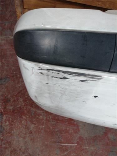 Paragolpes Trasero Renault Megane I Classic (LA0)(1996->) foto 2