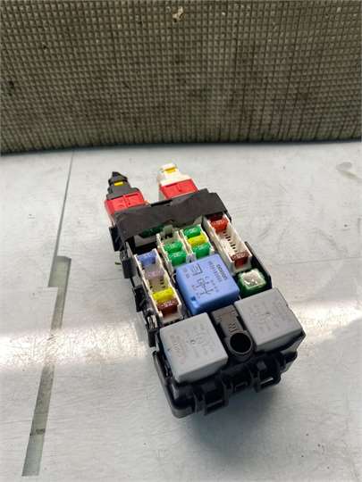 Caja Fusibles/Rele Citroen C4 Picasso/Spacetourer (05.2013->)